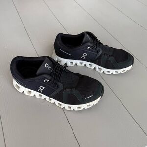 On Cloud Tennis Shoes - Swiss Army Edition